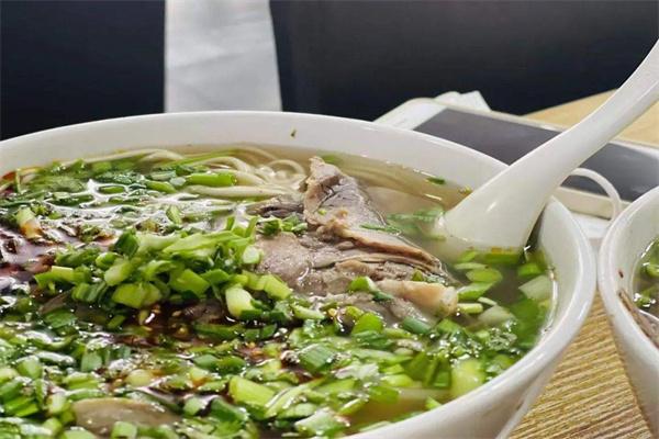 晋雪龙山西面馆